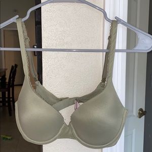 Victoria secret body perfect shape bra
